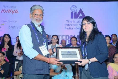 CA Sana Baqai awarded at Annual Conference for launch of IIA Delhi Chapter Women's Forum